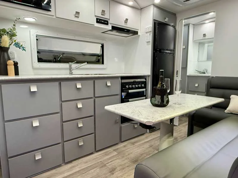 Hilltop Feathertop 19' 6" Mid Door - Image 4