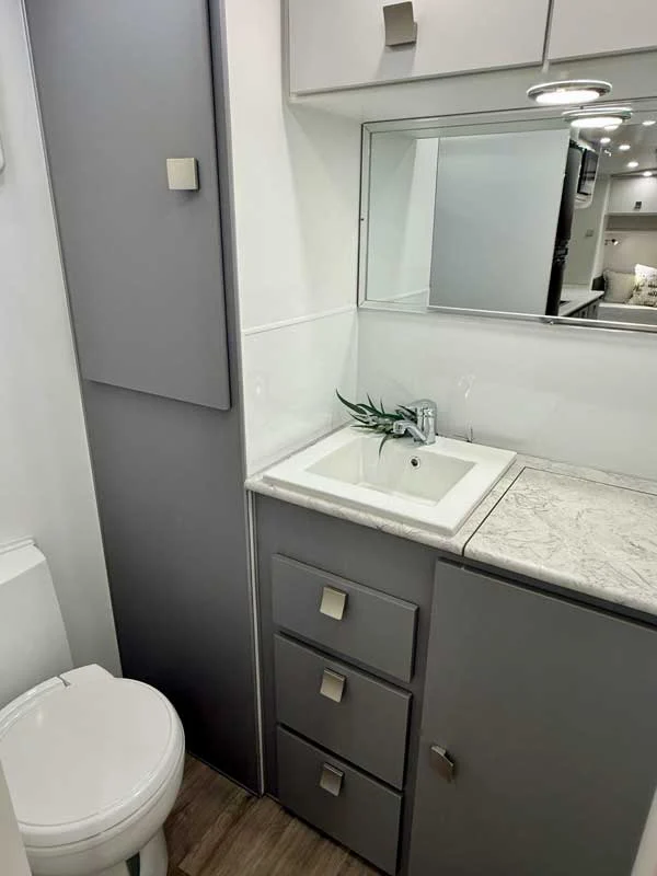 Hilltop Feathertop 19' 6" Mid Door - Image 9