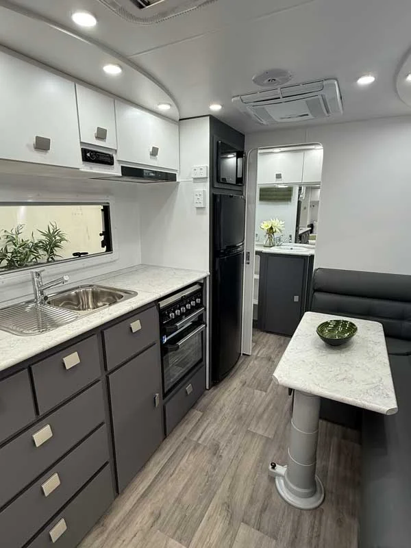 Hilltop Feathertop 17' 6” Single Axle - Image 13