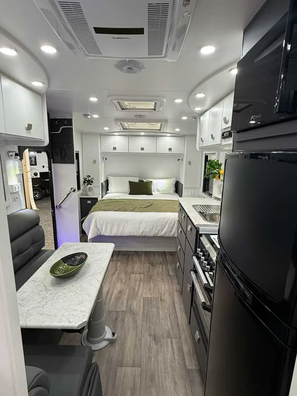 Hilltop Feathertop 17' 6” Single Axle - Image 12