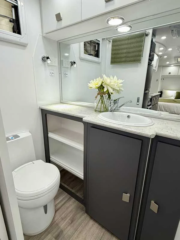 Hilltop Feathertop 17' 6” Single Axle - Image 10