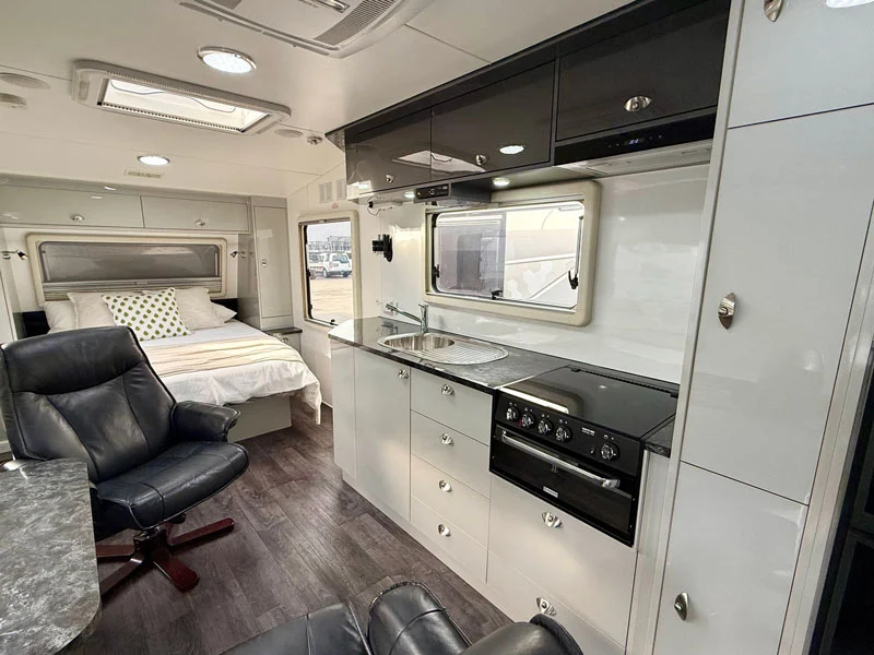 Goldstream RV Australis 21ft6 - Image 9