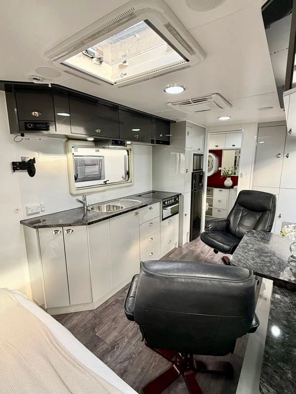 Goldstream RV Australis 21ft6 - Image 10