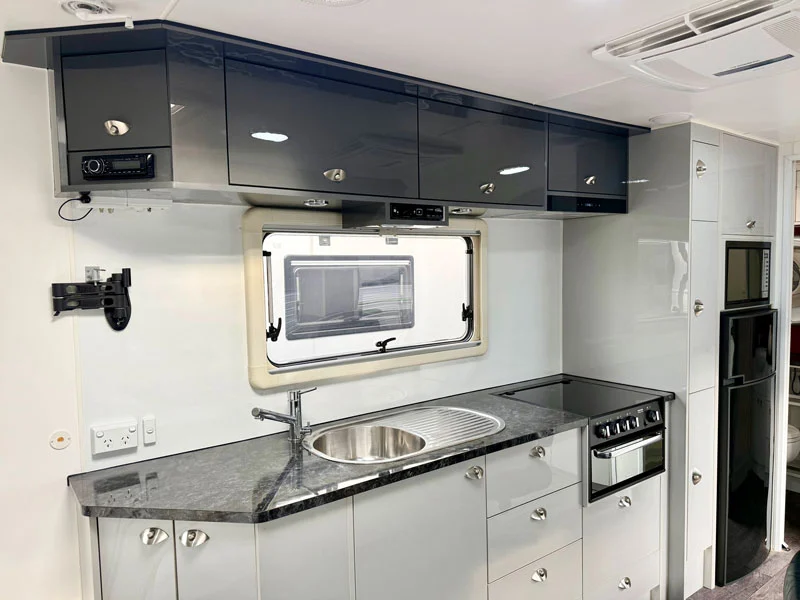 Goldstream RV Australis 21ft6 - Image 11