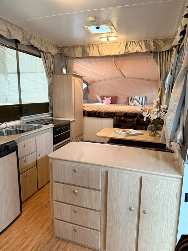 Jayco Swan 2011 - Image 2