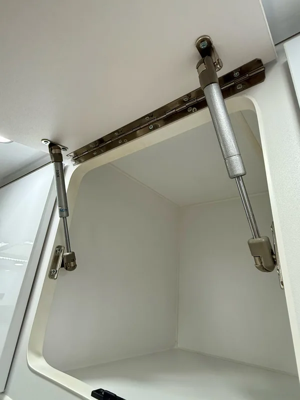 Hilltop Feathertop 18ft 2" Rear Door - Image 12