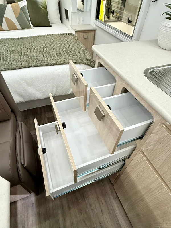 Hilltop Feathertop 18ft 2" Rear Door - Image 8