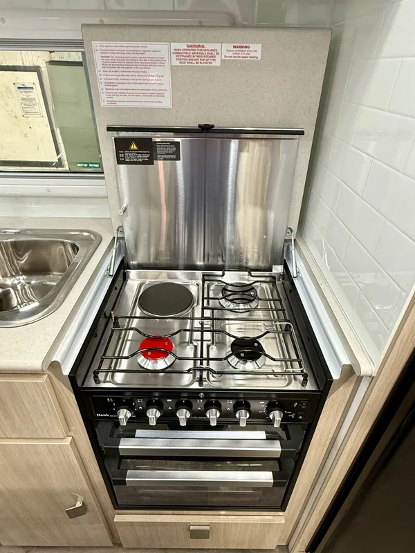 Hilltop Feathertop 18ft 2" Rear Door - Image 9