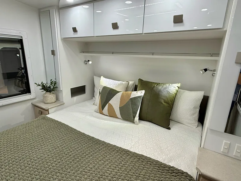 Hilltop Feathertop 18ft 2" Rear Door - Image 2