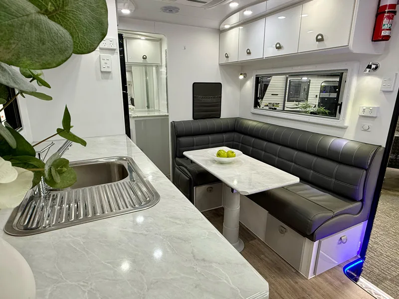 Hilltop Feathertop 18ft 6 - Image 4