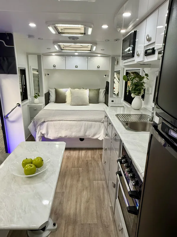 Hilltop Feathertop 18ft 6 - Image 8