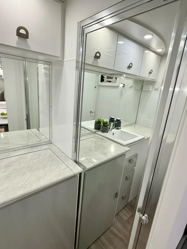 Hilltop Feathertop 18ft 6 - Image 10