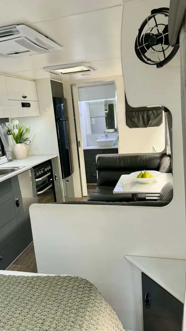 Majestic Knight 20ft 2018 - Image 10