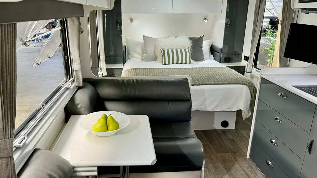 Majestic Knight 20ft 2018 - Image 11